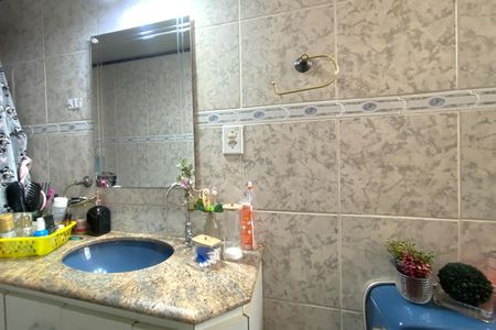 Apartamento à venda com 73m², 2 quartos e 1 vaga Apartamento à venda com 73m², 2 quartos e 1 vagaBanheiro