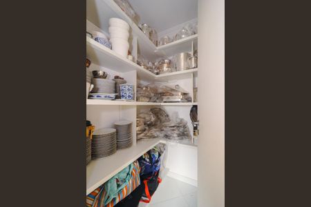 Apartamento à venda com 364m², 4 quartos e 4 vagas Apartamento à venda com 364m², 4 quartos e 4 vagasÁrea de Serviço