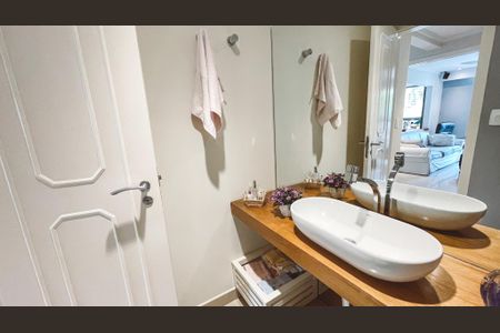 Apartamento para alugar com 197m², 4 quartos e 3 vagasLavabo