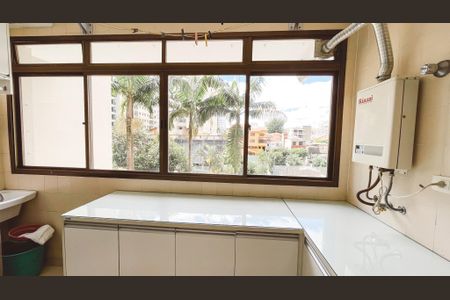 Apartamento para alugar com 197m², 4 quartos e 3 vagasÁrea de Serviço