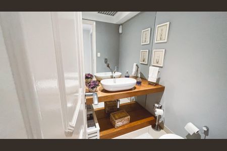 Apartamento para alugar com 197m², 4 quartos e 3 vagasLavabo