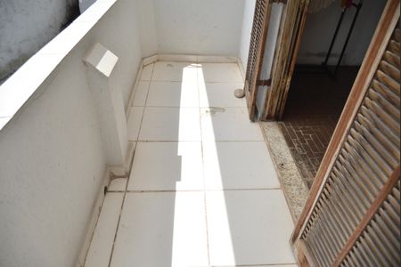 Casa à venda com 100m², 2 quartos e 1 vagaSacada do Quarto 2