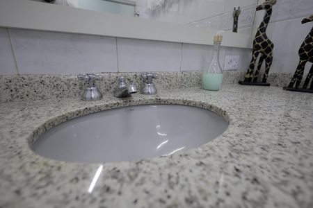 Apartamento à venda com 140m², 4 quartos e 2 vagasBanheiro