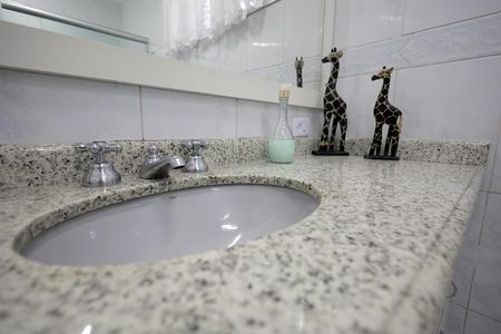 Apartamento à venda com 140m², 4 quartos e 2 vagasBanheiro