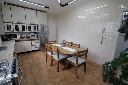 Apartamento à venda com 140m², 4 quartos e 2 vagasCozinha