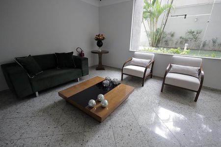Apartamento à venda com 140m², 4 quartos e 2 vagasHall social