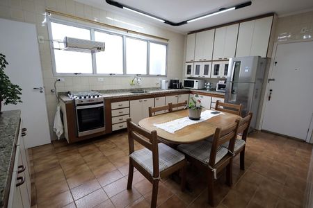 Apartamento à venda com 140m², 4 quartos e 2 vagasCozinha