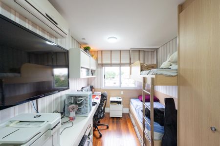 Apartamento à venda com 164m², 3 quartos e 4 vagas Apartamento à venda com 164m², 3 quartos e 4 vagasSuíte 3