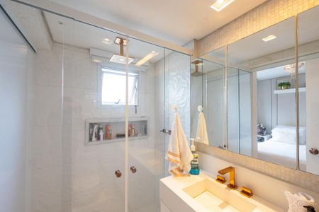 Apartamento à venda com 164m², 3 quartos e 4 vagas Apartamento à venda com 164m², 3 quartos e 4 vagasBanheiro da Suíte 1