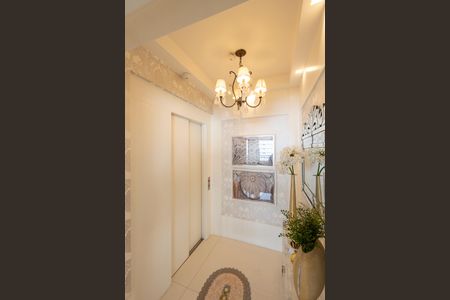 Apartamento à venda com 164m², 3 quartos e 4 vagas Apartamento à venda com 164m², 3 quartos e 4 vagasEntrada