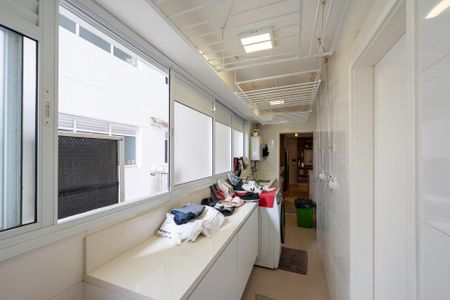 Apartamento à venda com 164m², 3 quartos e 4 vagas Apartamento à venda com 164m², 3 quartos e 4 vagasÁrea de Serviço