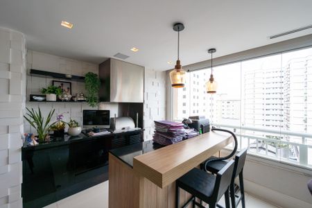 Apartamento à venda com 164m², 3 quartos e 4 vagas Apartamento à venda com 164m², 3 quartos e 4 vagasSala