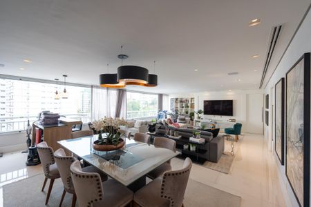 Apartamento à venda com 164m², 3 quartos e 4 vagas Apartamento à venda com 164m², 3 quartos e 4 vagasSala