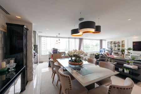 Apartamento à venda com 164m², 3 quartos e 4 vagas Apartamento à venda com 164m², 3 quartos e 4 vagasSala