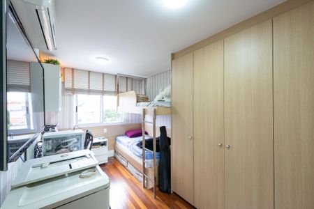 Apartamento à venda com 164m², 3 quartos e 4 vagas Apartamento à venda com 164m², 3 quartos e 4 vagasSuíte 3