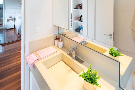 Apartamento à venda com 164m², 3 quartos e 4 vagas Apartamento à venda com 164m², 3 quartos e 4 vagasBanheiro da Suíte 2