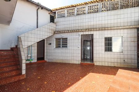 Casa à venda com 180m², 3 quartos e 3 vagas Casa à venda com 180m², 3 quartos e 3 vagasQuintal