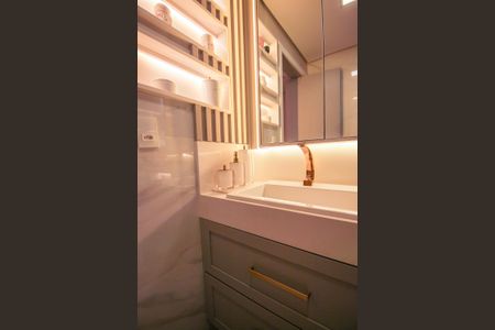 Apartamento à venda com 246m², 3 quartos e 4 vagasBanheiro da Suíte 2