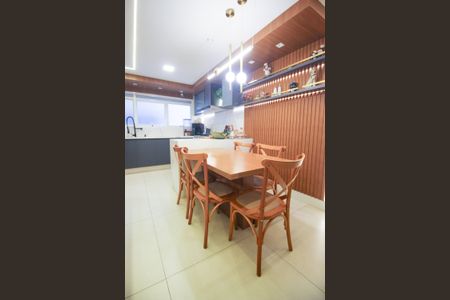 Apartamento à venda com 246m², 3 quartos e 4 vagasCozinha