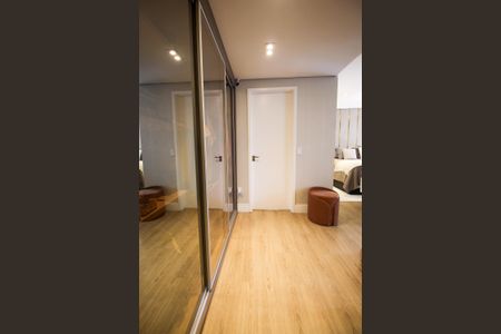Apartamento à venda com 246m², 3 quartos e 4 vagasCloset da suíte 1