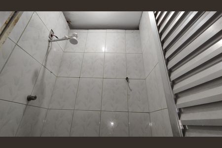 Banheiro de casa para alugar com 1 quarto, 60m² em Vila Lourdes, Ferraz de Vasconcelos