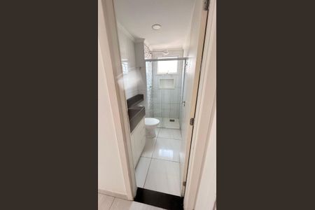 Banheiro de apartamento para alugar com 2 quartos, 53m² em Vila Ipe, Hortolândia