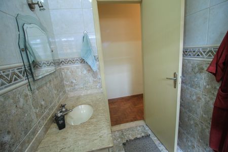 Casa à venda com 300m², 3 quartos e 6 vagasBanheiro Social