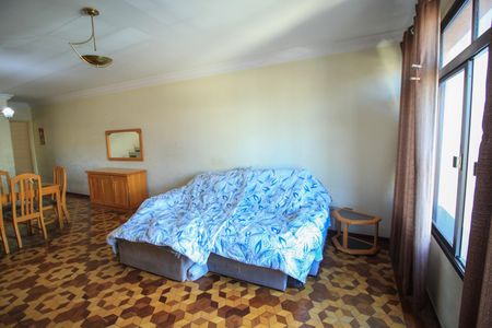 Casa à venda com 300m², 3 quartos e 6 vagasSala