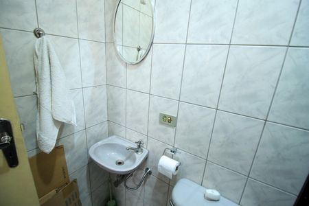 Casa à venda com 300m², 3 quartos e 6 vagasBanheiro de Serviço