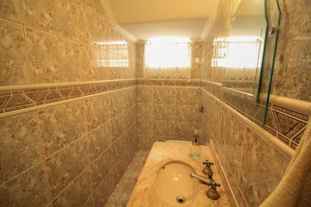 Casa à venda com 300m², 3 quartos e 6 vagasLavabo