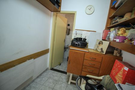 Casa à venda com 300m², 3 quartos e 6 vagasQuarto de Serviço