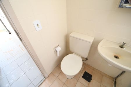 Banheiro de apartamento à venda com 1 quarto, 44m² em Centro, Campinas