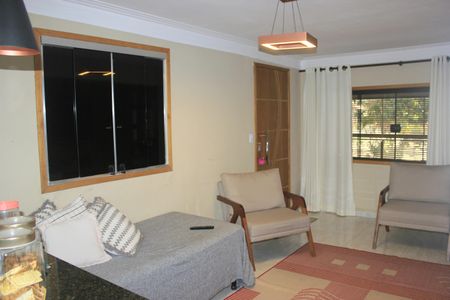 Sala de casa para alugar com 3 quartos, 135m² em Bonsucesso, Guarulhos