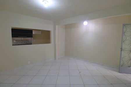 Sala de casa para alugar com 2 quartos, 80m² em Bento Ribeiro, Rio de Janeiro