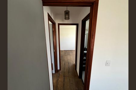 Corredor de apartamento à venda com 2 quartos, 68m² em Vila Romero, São Paulo