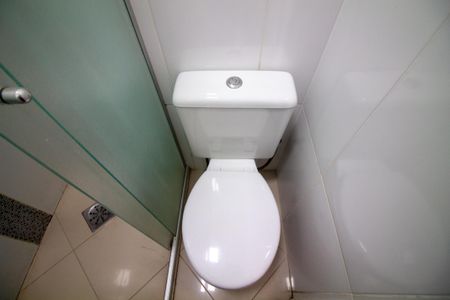 Banheiro de kitnet/studio para alugar com 1 quarto, 14m² em Brooklin, São Paulo