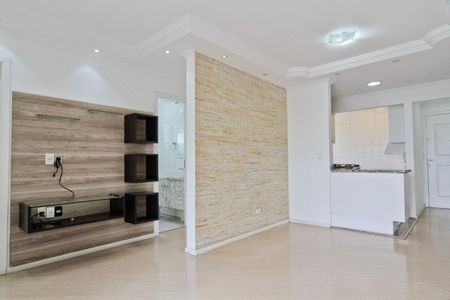 Sala de apartamento para alugar com 2 quartos, 70m² em Vila Mangalot, São Paulo