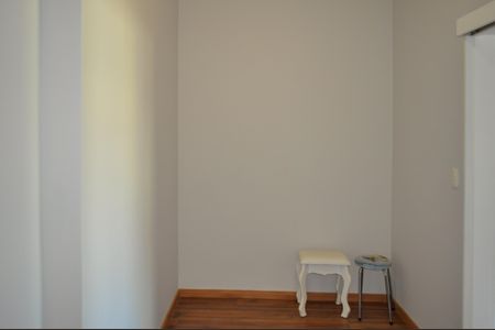 Casa de condomínio à venda com 250m², 5 quartos e 4 vagas Casa de condomínio à venda com 250m², 5 quartos e 4 vagasCloset Suite