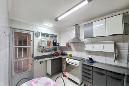 Casa à venda com 95m², 3 quartos e 3 vagas Casa à venda com 95m², 3 quartos e 3 vagasCozinha