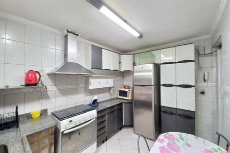 Casa à venda com 95m², 3 quartos e 3 vagas Casa à venda com 95m², 3 quartos e 3 vagasCozinha