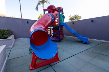 Apartamento à venda com 125m², 3 quartos e 3 vagas Apartamento à venda com 125m², 3 quartos e 3 vagasÁrea comum - Playground