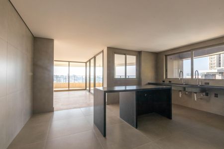 Apartamento à venda com 323m², 4 quartos e 4 vagas Apartamento à venda com 323m², 4 quartos e 4 vagasCozinha