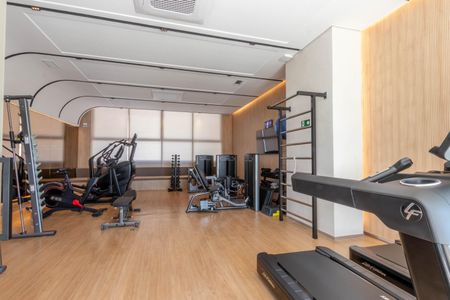 Apartamento à venda com 323m², 4 quartos e 4 vagas Apartamento à venda com 323m², 4 quartos e 4 vagasÁrea comum - Academia