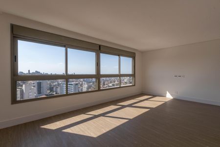 Apartamento à venda com 323m², 4 quartos e 4 vagas Apartamento à venda com 323m², 4 quartos e 4 vagasSuíte 2