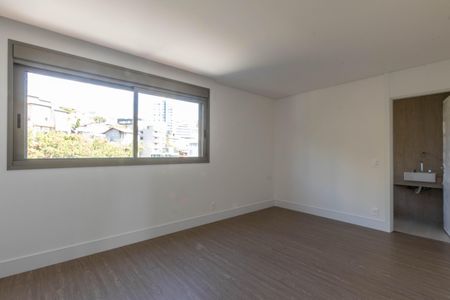 Apartamento à venda com 323m², 4 quartos e 4 vagas Apartamento à venda com 323m², 4 quartos e 4 vagasSuíte 4