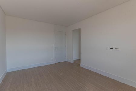 Apartamento à venda com 323m², 4 quartos e 4 vagas Apartamento à venda com 323m², 4 quartos e 4 vagasSuíte 1