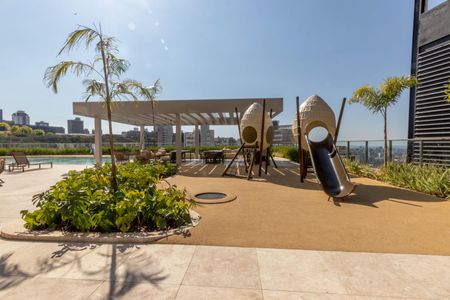 Apartamento à venda com 323m², 4 quartos e 4 vagas Apartamento à venda com 323m², 4 quartos e 4 vagasÁrea comum - Playground