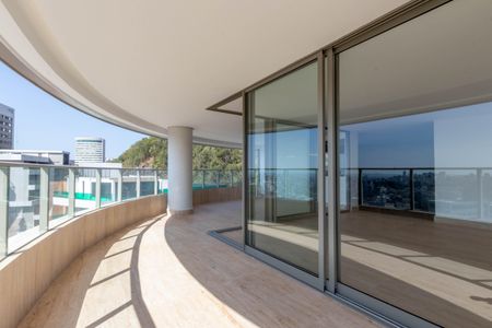 Apartamento à venda com 323m², 4 quartos e 4 vagasVaranda da Sala