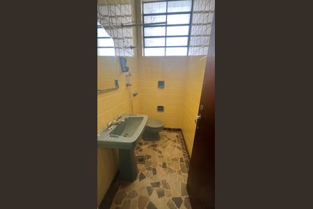 Casa para alugar com 213m², 2 quartos e 4 vagas Casa para alugar com 213m², 2 quartos e 4 vagasBanheiro
