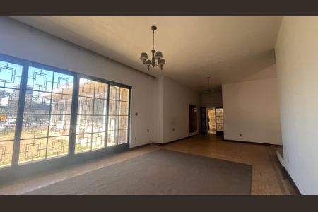Casa para alugar com 213m², 2 quartos e 4 vagas Casa para alugar com 213m², 2 quartos e 4 vagasSala